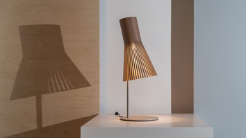 Secto 4220 bordslampa Valnöt