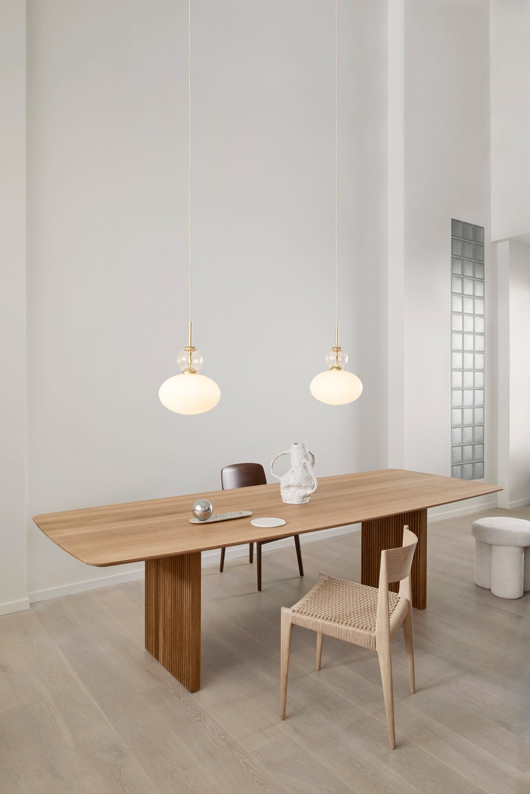 Nuura-Rizzatto-32-Pendel-Satin-Brass-Opal-Lifestyle
