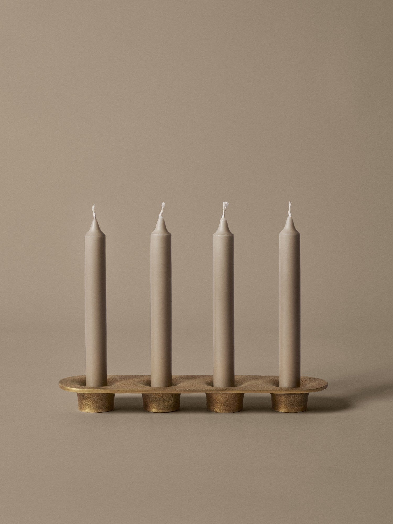 Ferm-Living-Soothe-4-Candle-Holder-Brass-Finish-1985-miljo-1