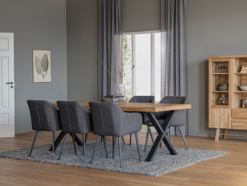 Brooklyn matbord X-ben, Ek 220 cm. Bolton stol