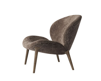 Vipp 469 Lodge Lounge Chair i fårskinnet Curly 07 Nougat