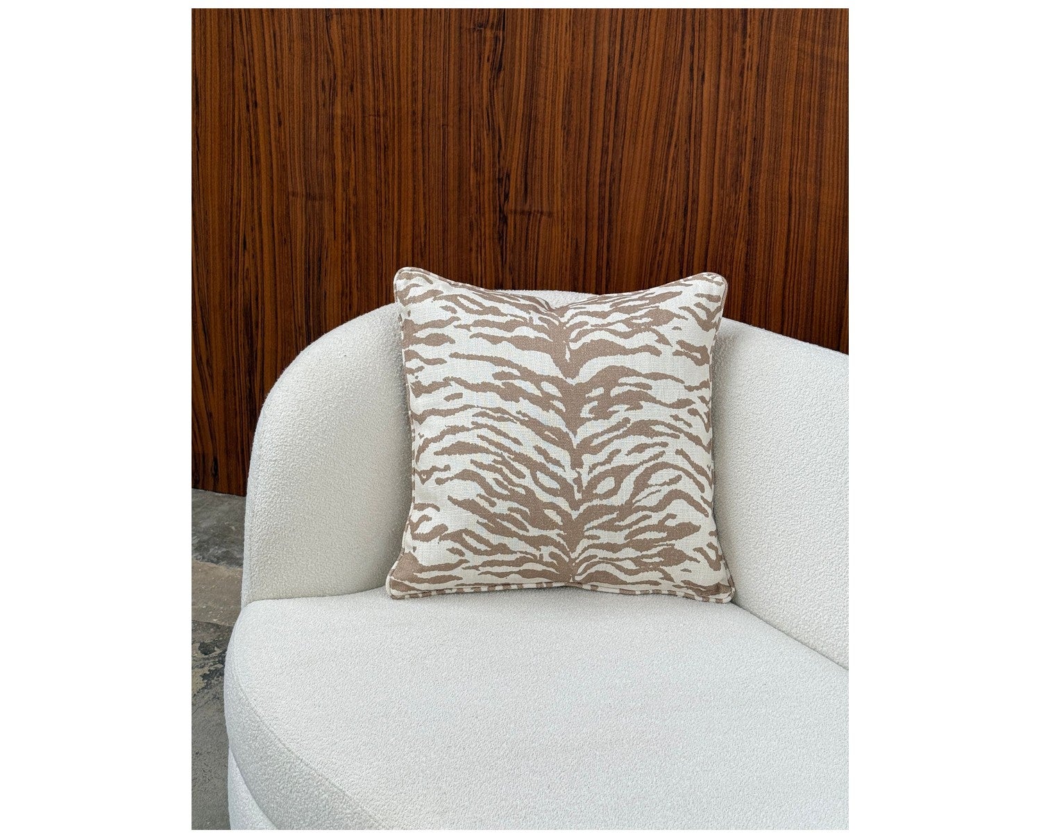 Norell Tiger Cushion 1.jpg från Tinted Objects.