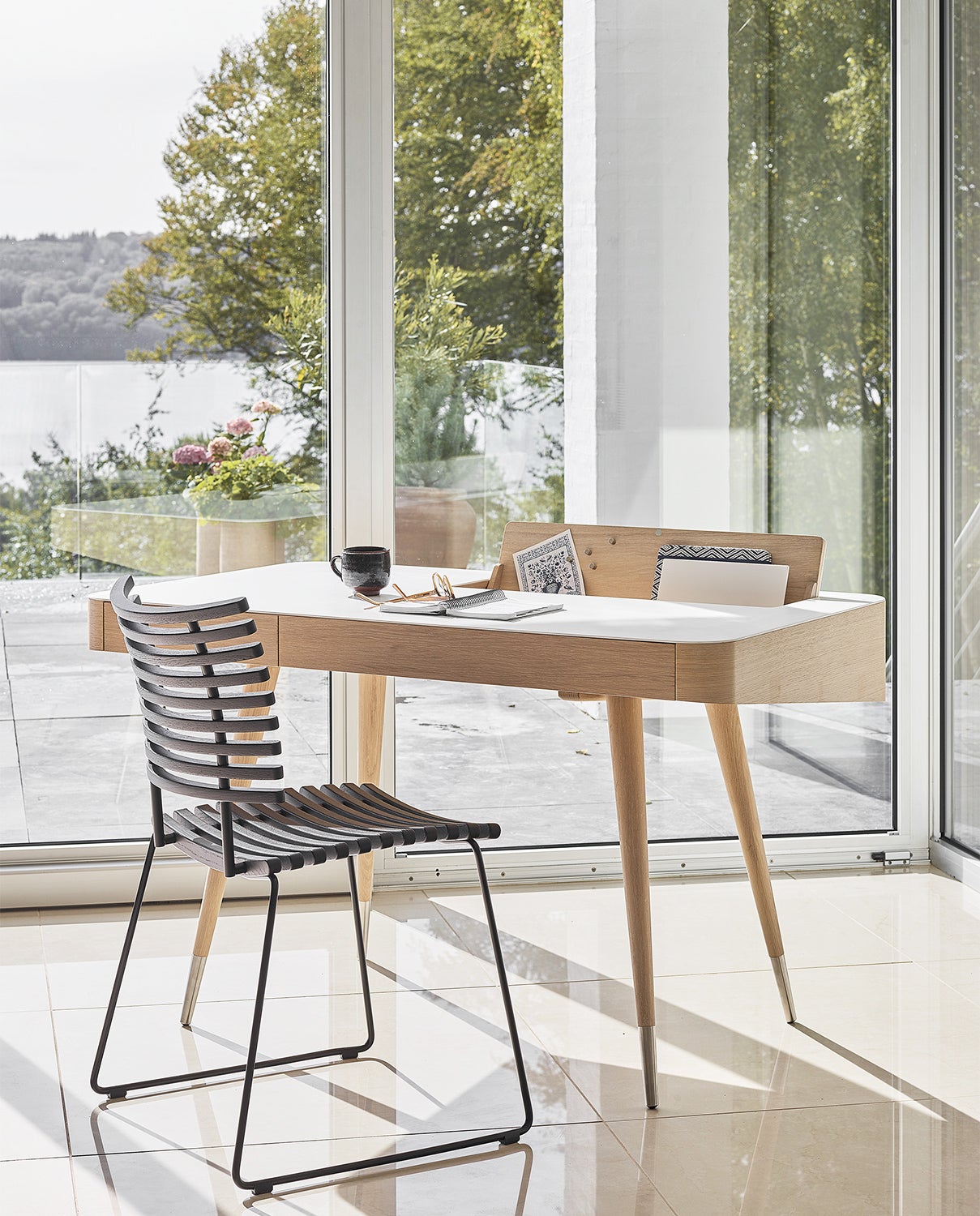 Point-Desk-AK-1330-Leopard-stol-GM-4165