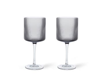 Ripple Rödvinsglas i utförandet Smoked Grey