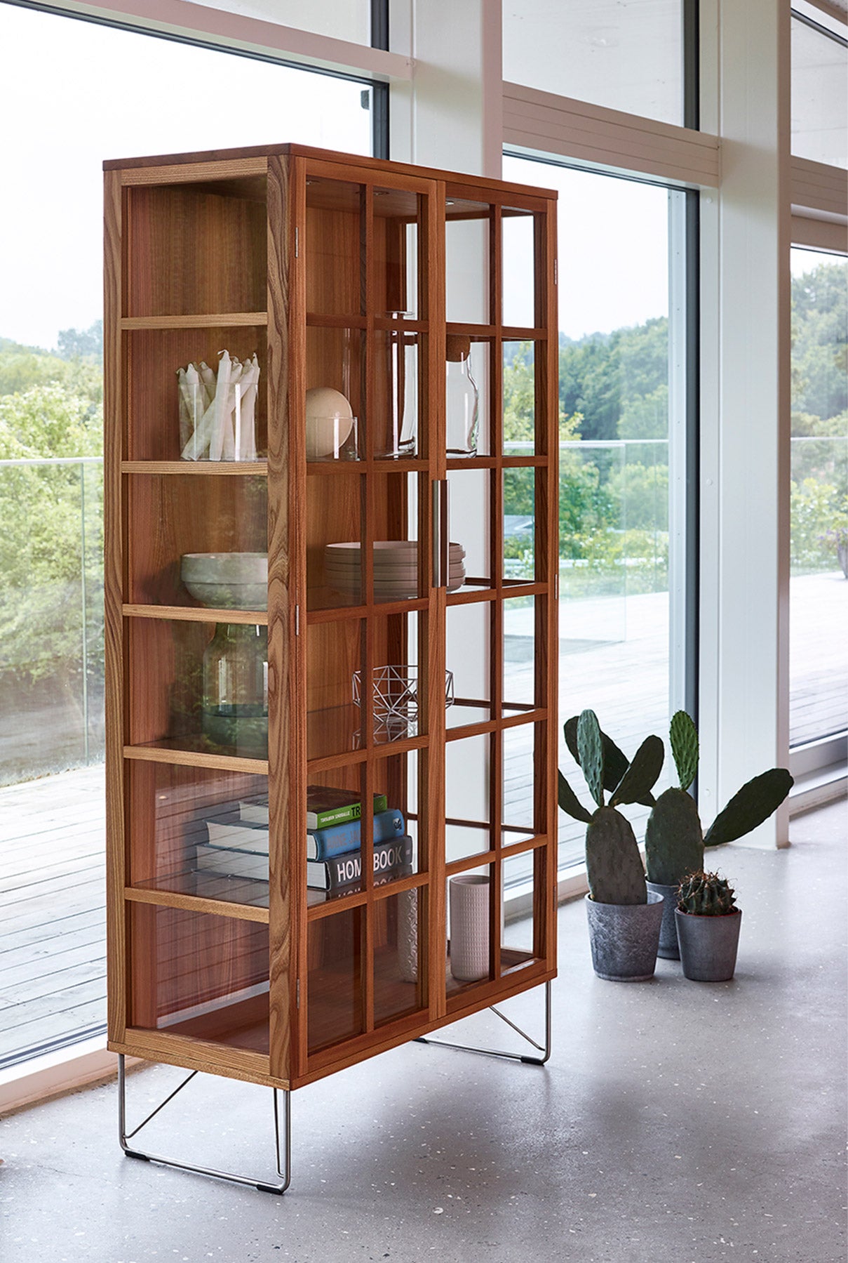 AK2780 vitrinskåp från danska Naver