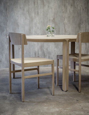 Mavis-Amor-Matbord-Runt-140-CM-Vit-Vaxolja-Miljöbild-02