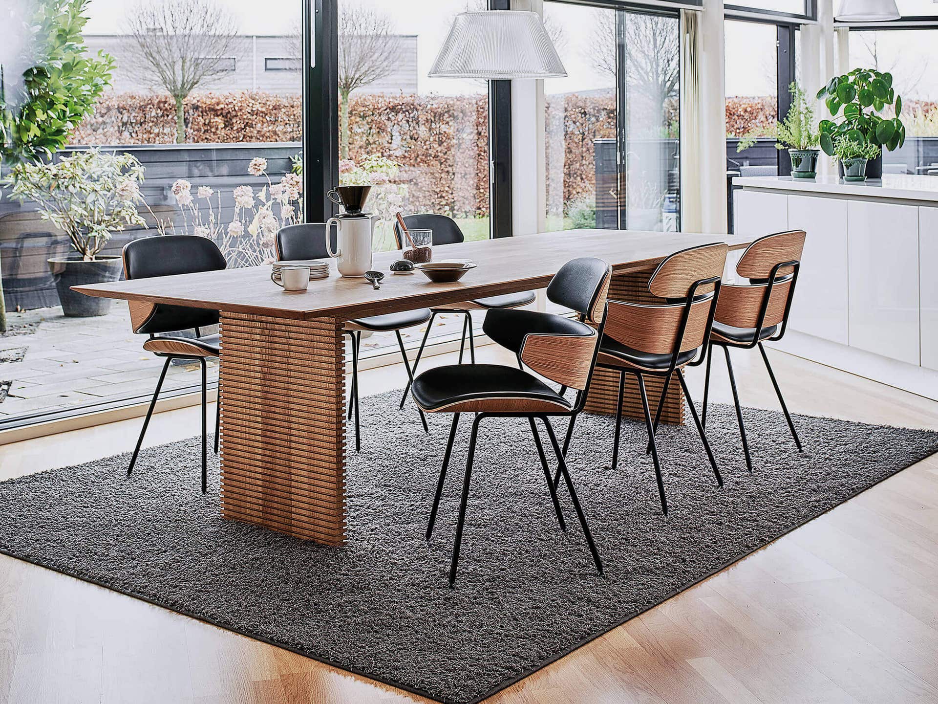 Naver_Brand-Header-Dark.jpg Handla Naver Collection hos Tibergs Möbler