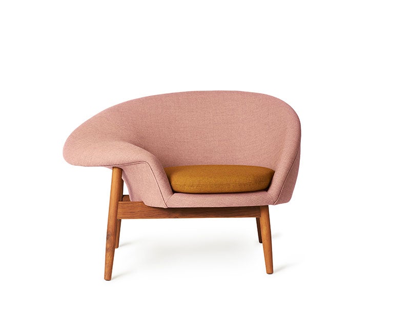 friedegg-loungechair-teak-palerose-darkorchre-01-vyellow-warm-nordic