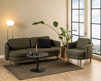 Actona Malta soffbord framför soffa och fåtölj