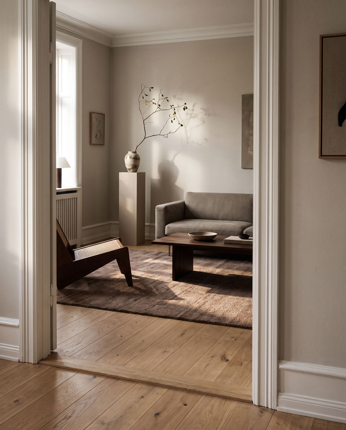 Classic-Collection-Dune-Rug-Chocolate-Lifestyle-1