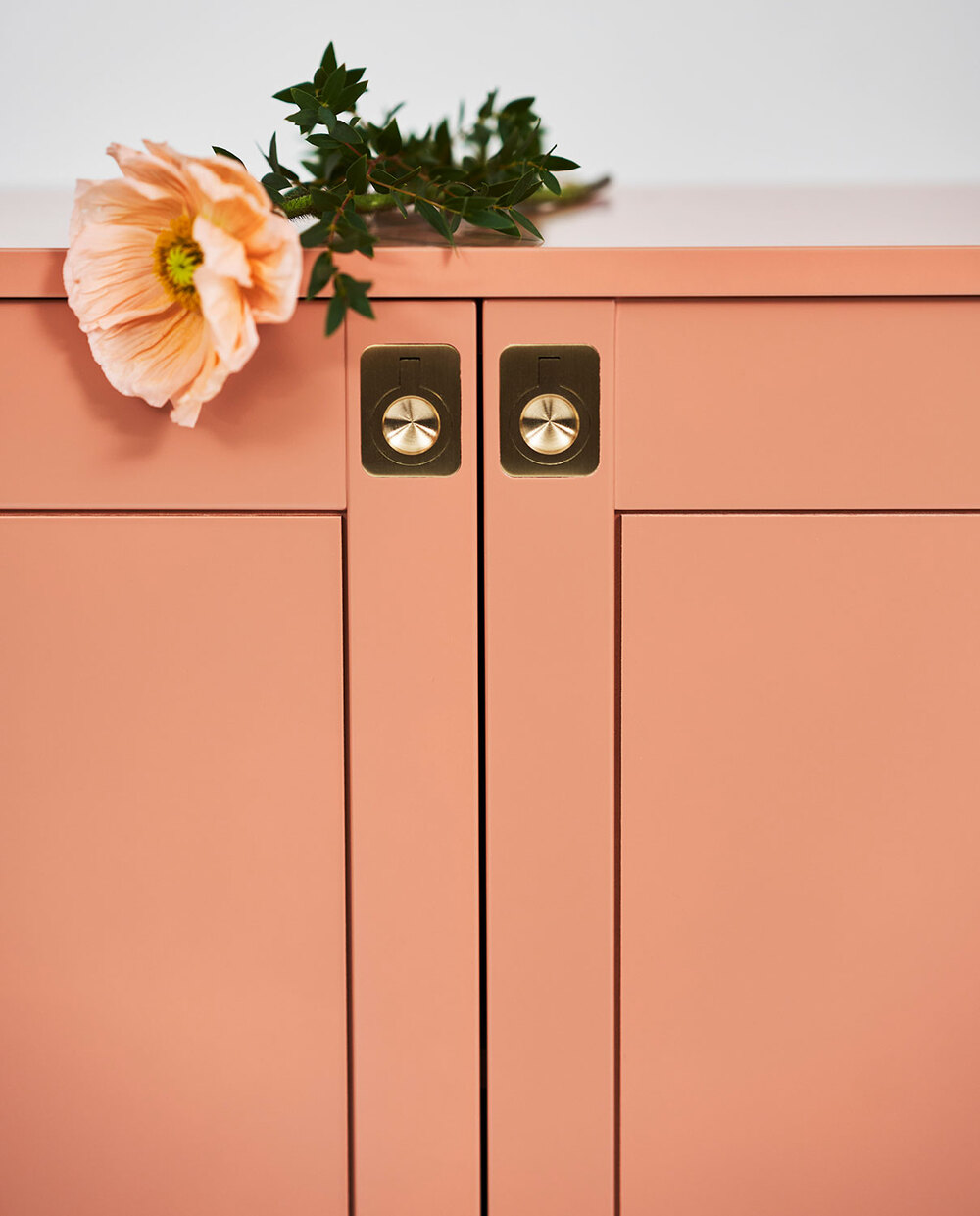 KA72-rosa-jubileum-50-ar-tibergsmobler.jpg