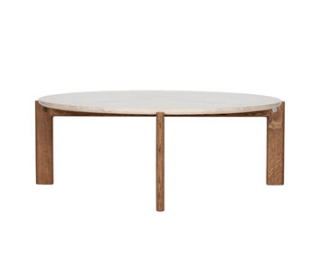 Iris Soffbord i storleken Large med bordsskiva i Jura Limestone och bordsben i valnötsbetsad ek