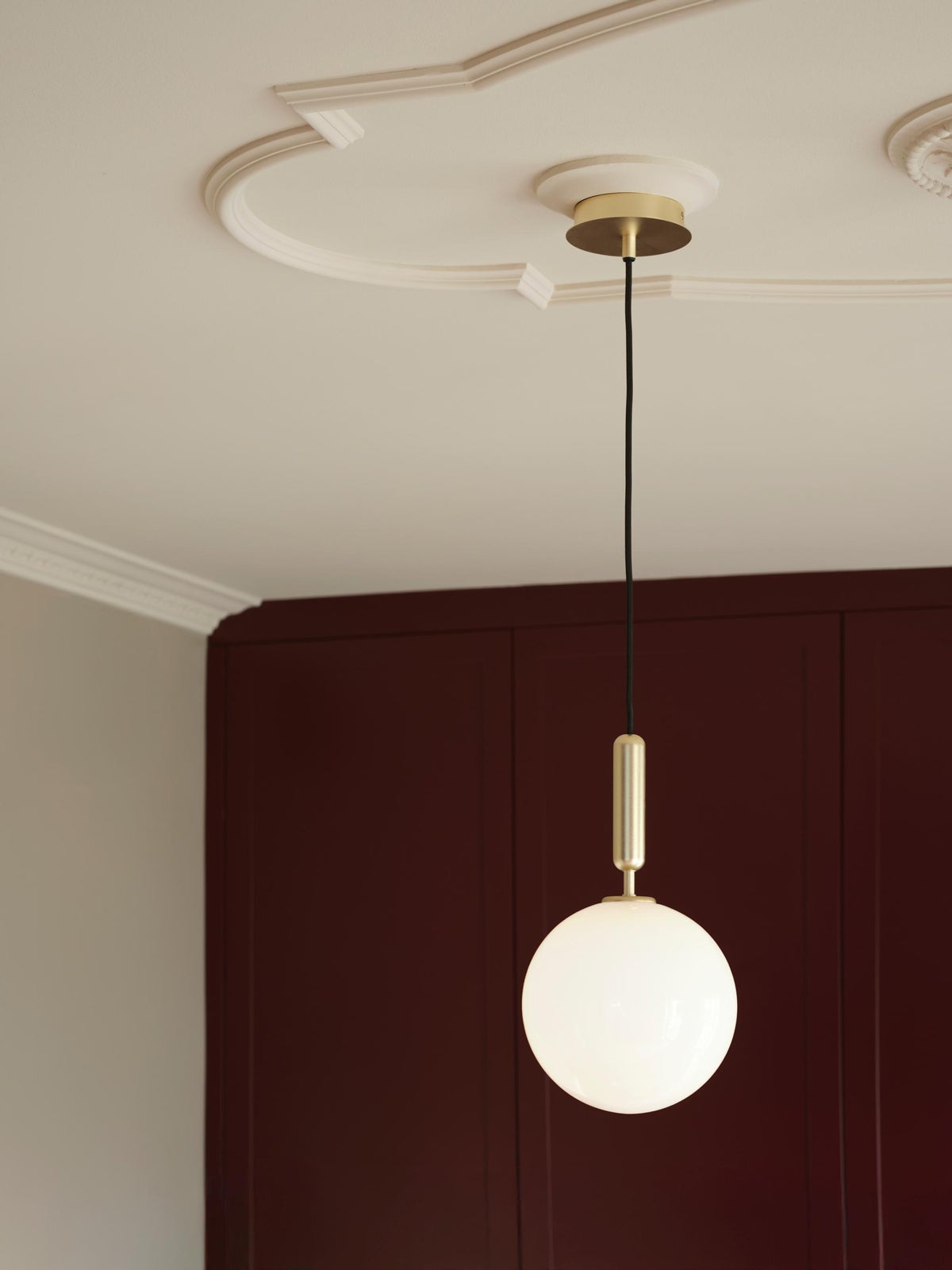 Nuura-Miira-1-Pendant-Large-Brass-Opal-Lifestyle