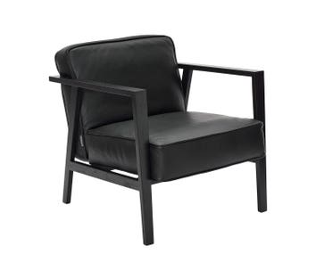 LC1 Loungefåtölj svart mattlackad ek med sits i svart läder från Andersen Furniture