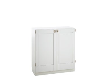 KA 72 Skåp Nr.737 vit, med trädörrar.