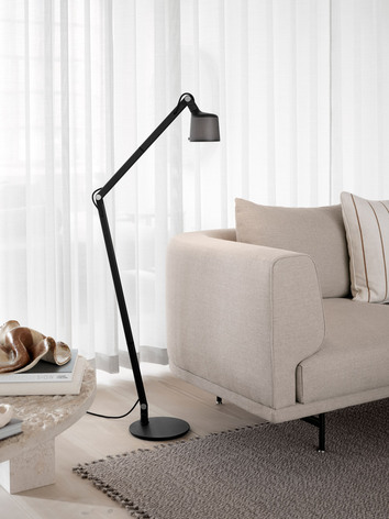 vipp-525-floor-reading-lamp-lifestyle-02-high