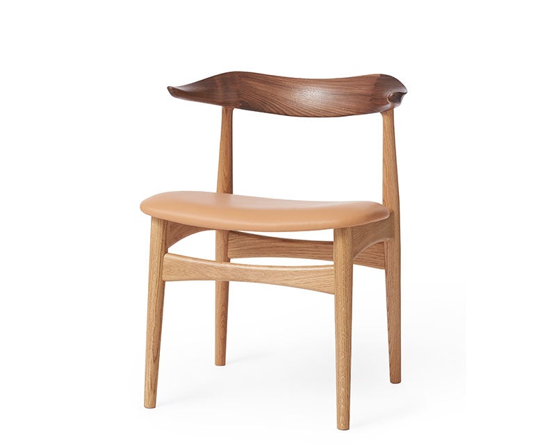 cowhorn-diningchair-walnut-oak-olied-seat-nature-02-warm-nordic