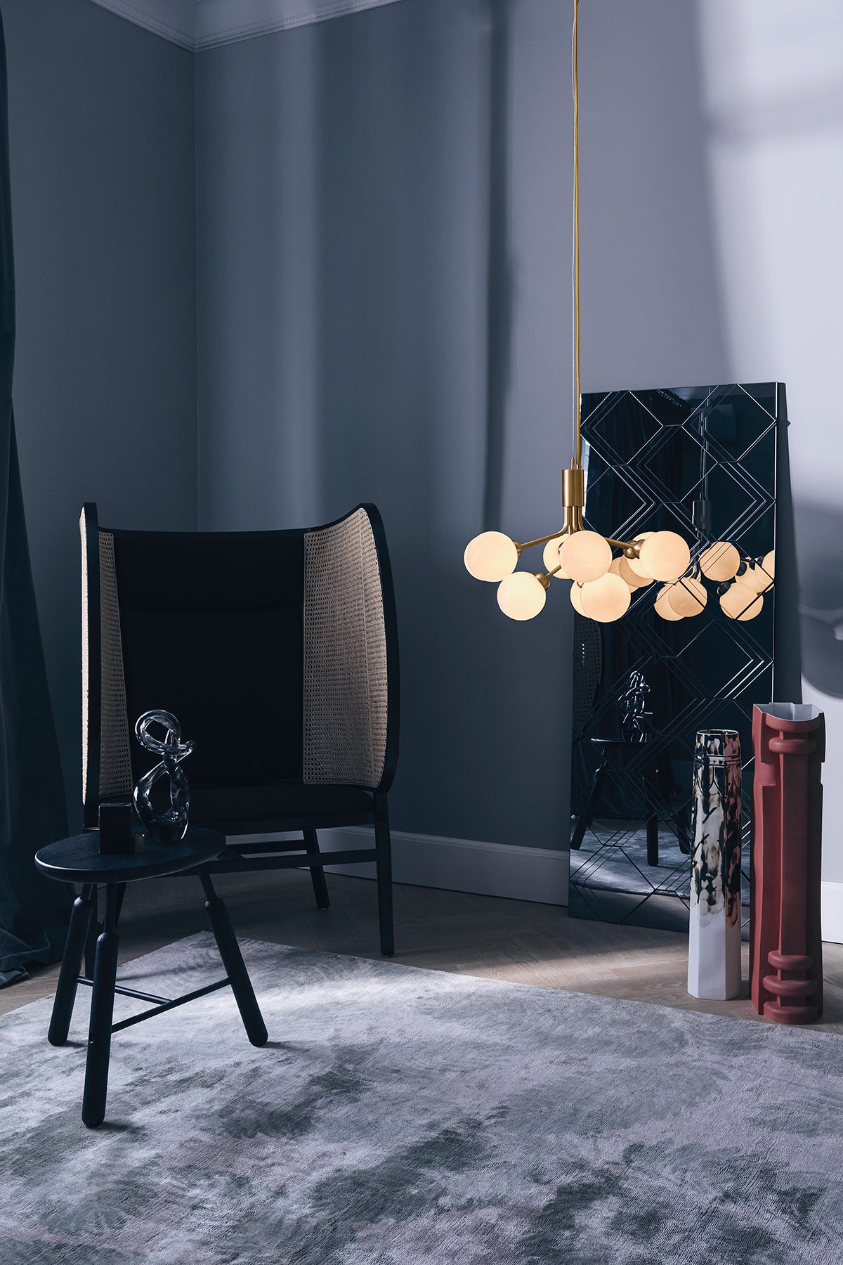 Nuura-Apiales-9-Brushed-Brass-Opal-Lifestyle-1