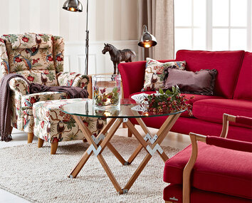 Favorit Soffbord i soffgrupp med röda och mönstrade sittmöbler