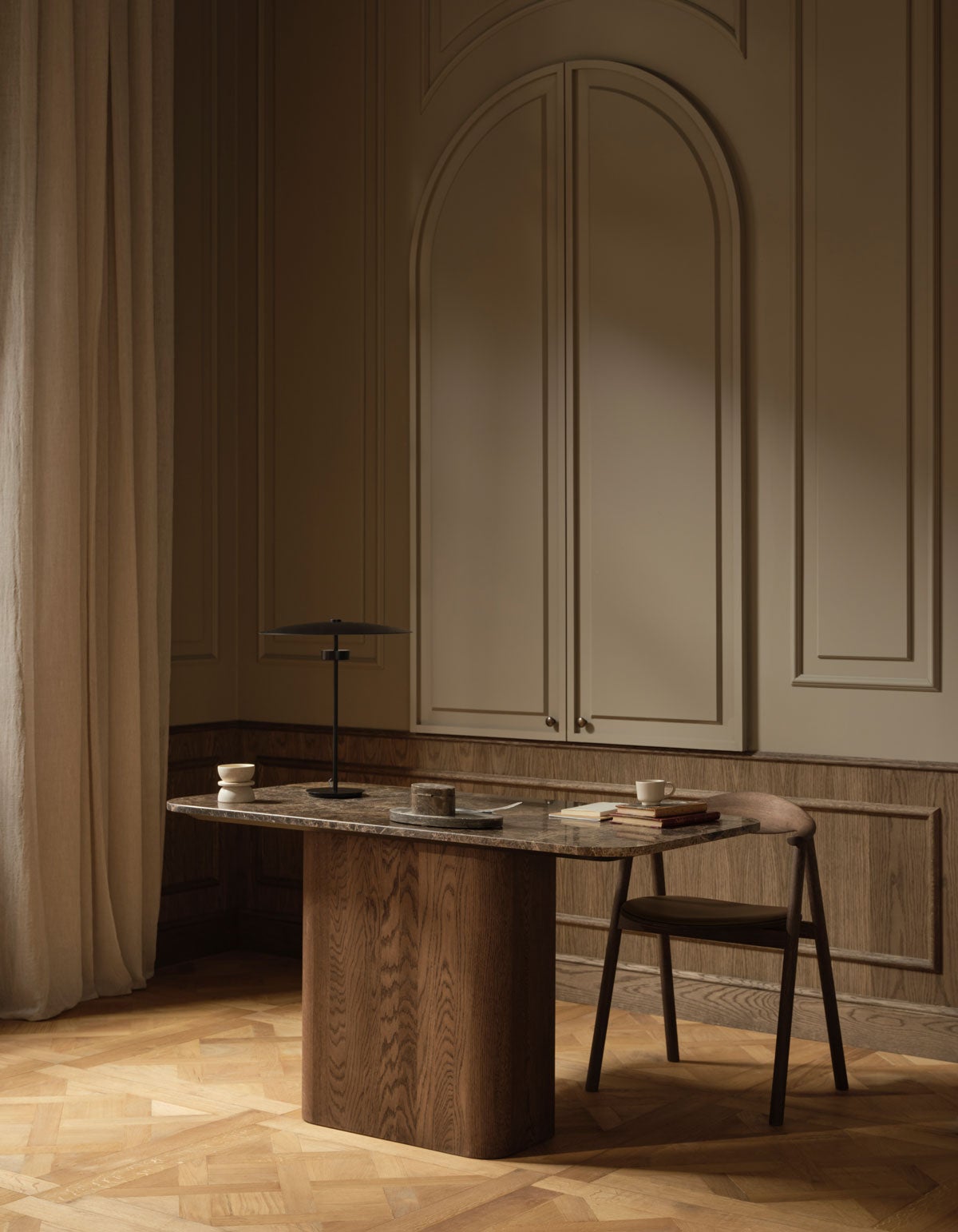 Bolia-Reflection-Table-Lamp-Black-Aluminium-Lifestyle