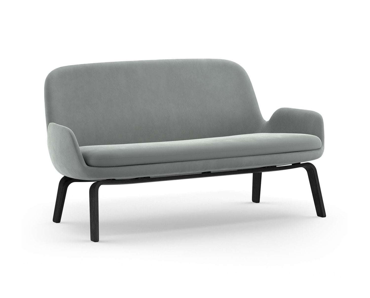 Era Soffa klädd i tyget City Velvet 86 med ben i svart ek