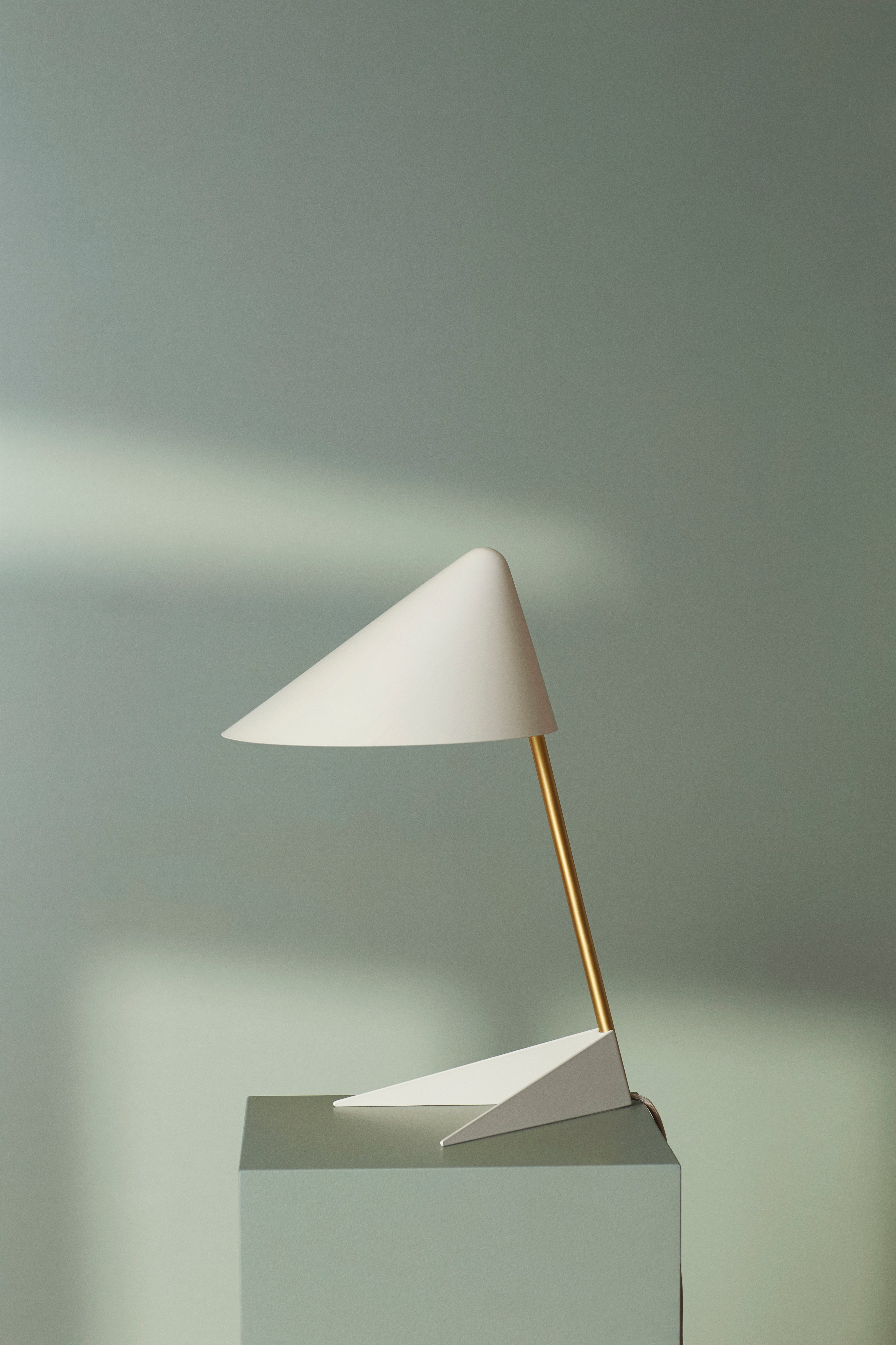 Ambience Bordslampa Warm White Solid Brass