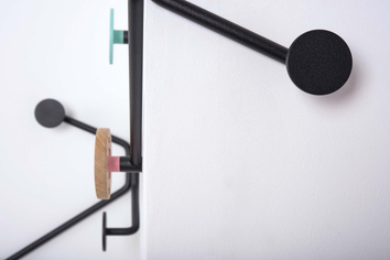 Hook_inner_Hook_outer_studio_detail_2_LR