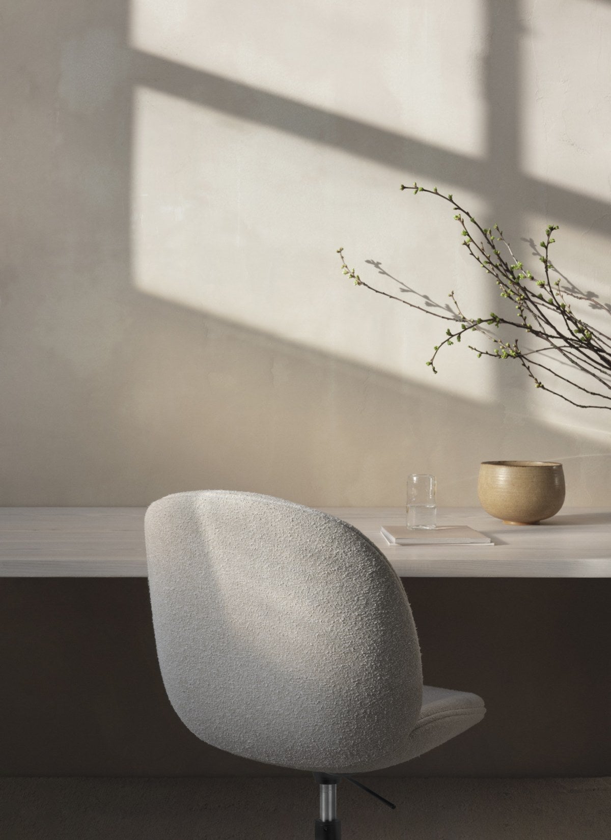 Gubi-Beetle-Meeting-Chair-miljo-562867028352978