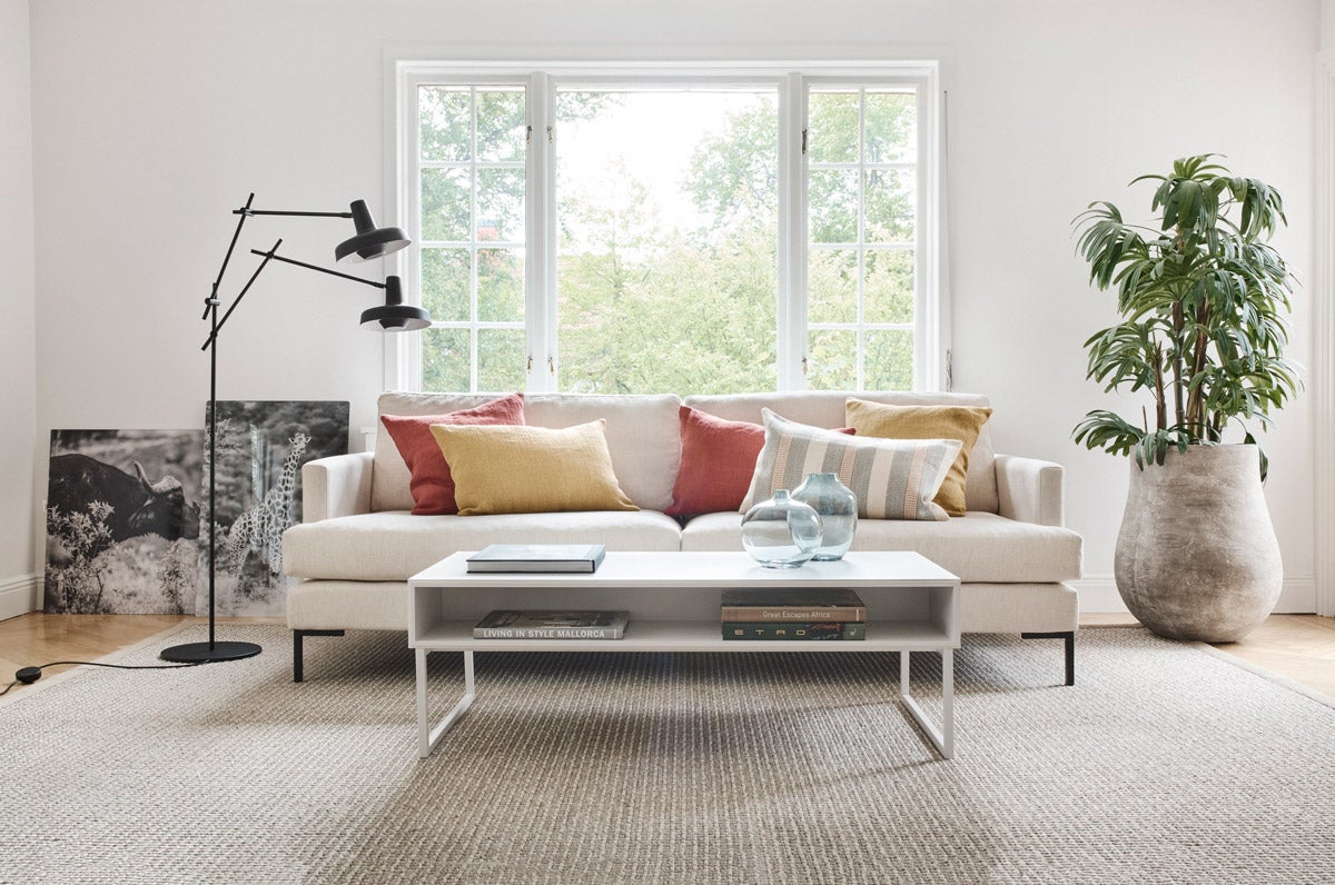 Mind-soffa-med-Cube-bord