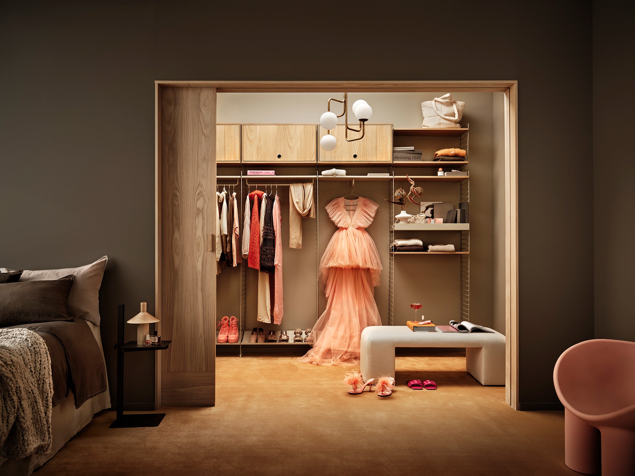 string-system-museum-bedroom-wardrobe-1-web.jpg