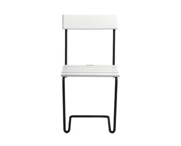 Stol 1 i vitlackad ek med svart stativ