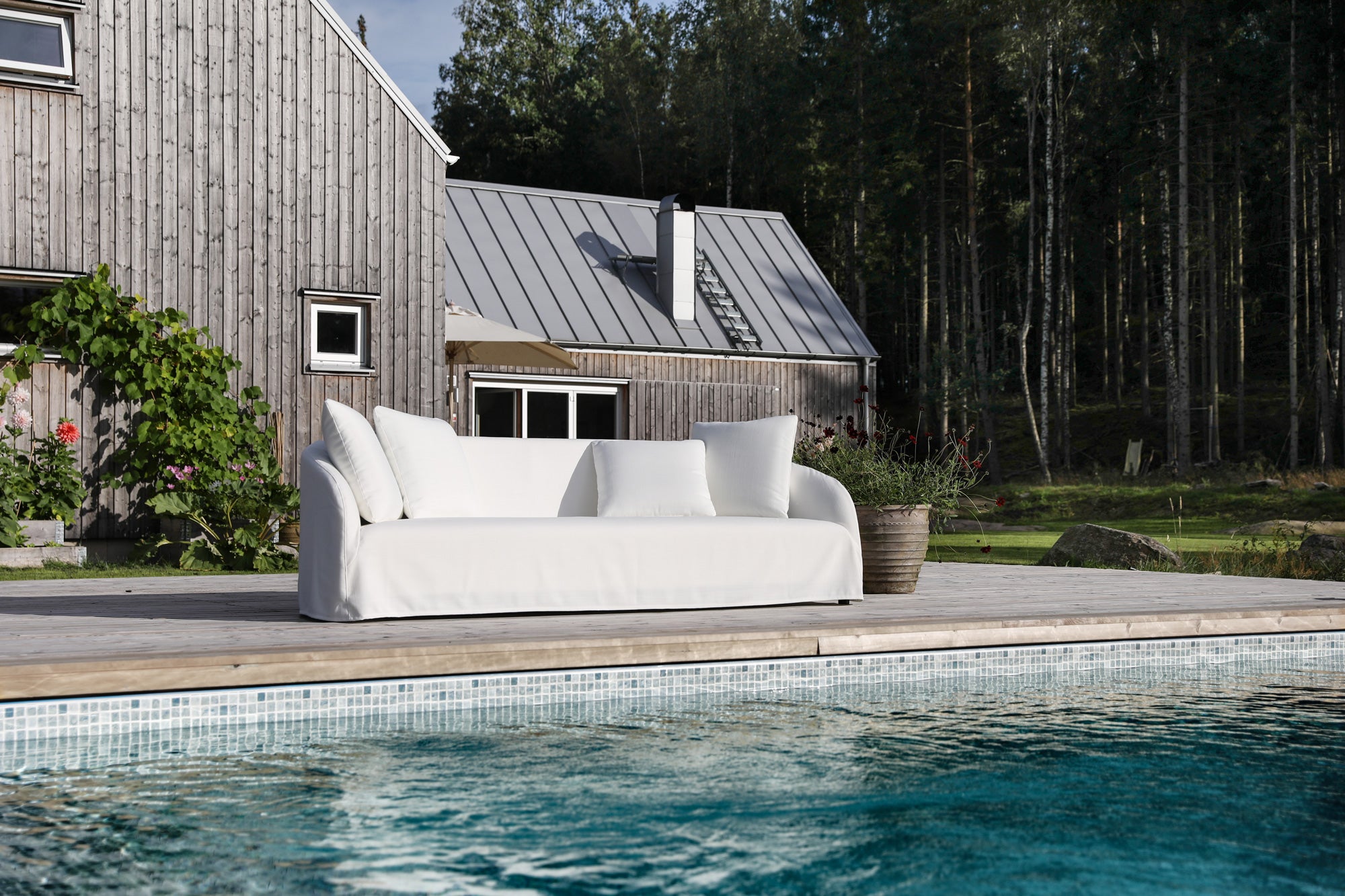 DAHLIA_interior_4seater_maple_1_off_white_3