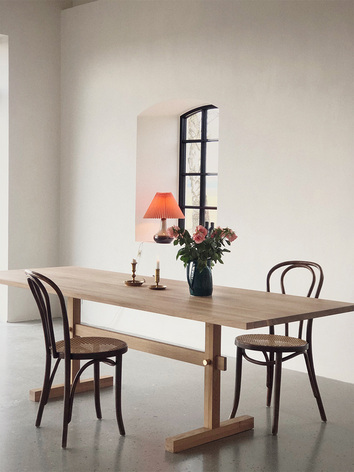 Gaspard-Dining-Table-240-Oak-Light-Brass-Lifestyle-Etnicraft-03