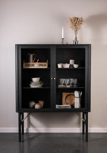 Vitrinskåpet Ant i svartoljad ask (C14).