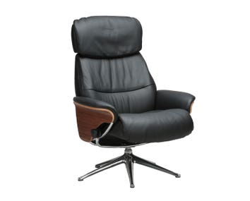 Aarhus Fåtölj med fanérsidor i lädret Savoy i färgen Platin Black med ben i polerad aluminium