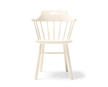 Småland Bistro Stol med handtag i utförandet Cremevit 49