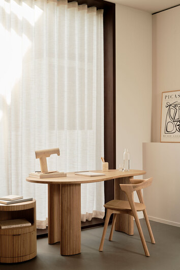 Ethnicraft-Boomerang-Desk-Varnished-Oak-Lifestyle