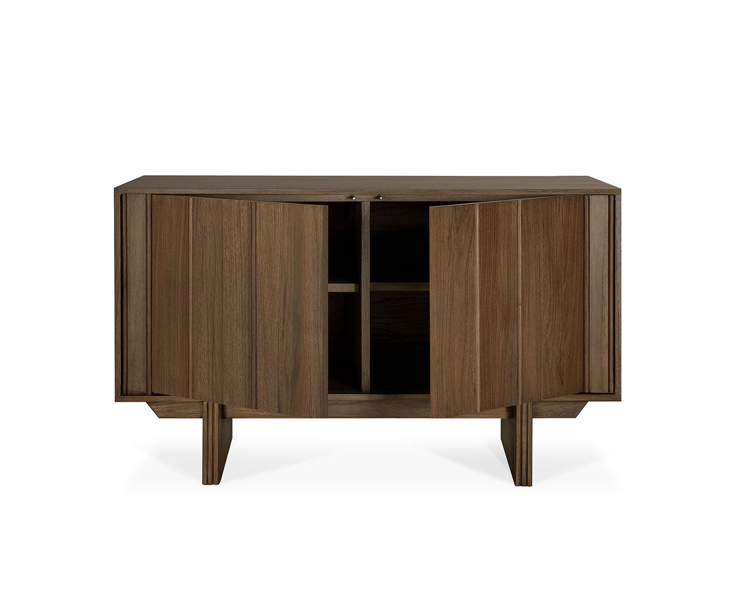 Pillar Sideboard i bredden 119 centimeter med öppna dörrar