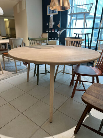 Miss-tailor-matbord-rund-ask