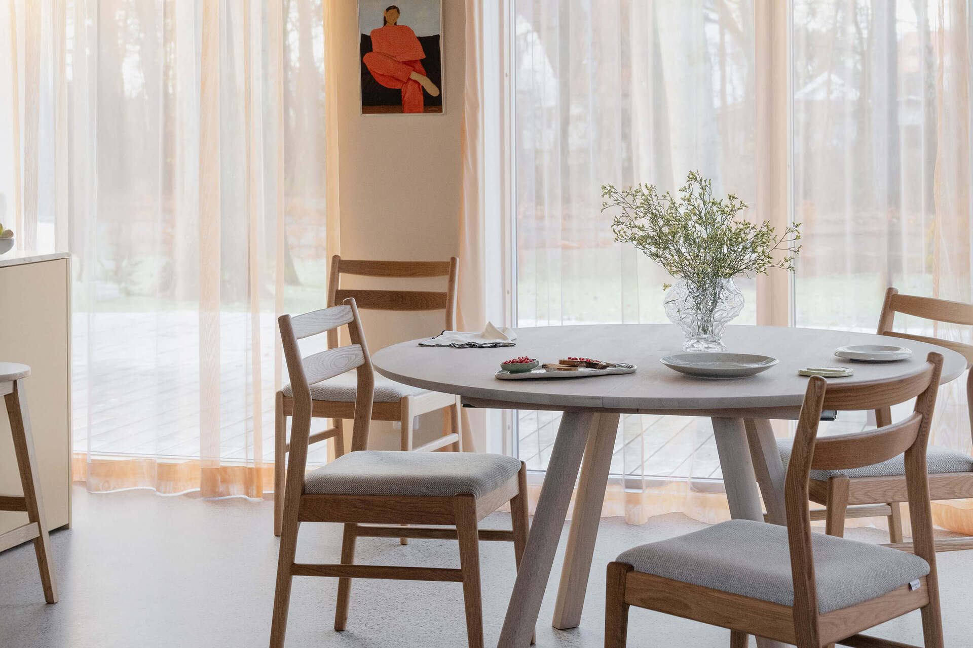 Clapperton-dining-table-Kerwin-chair-lifestyle