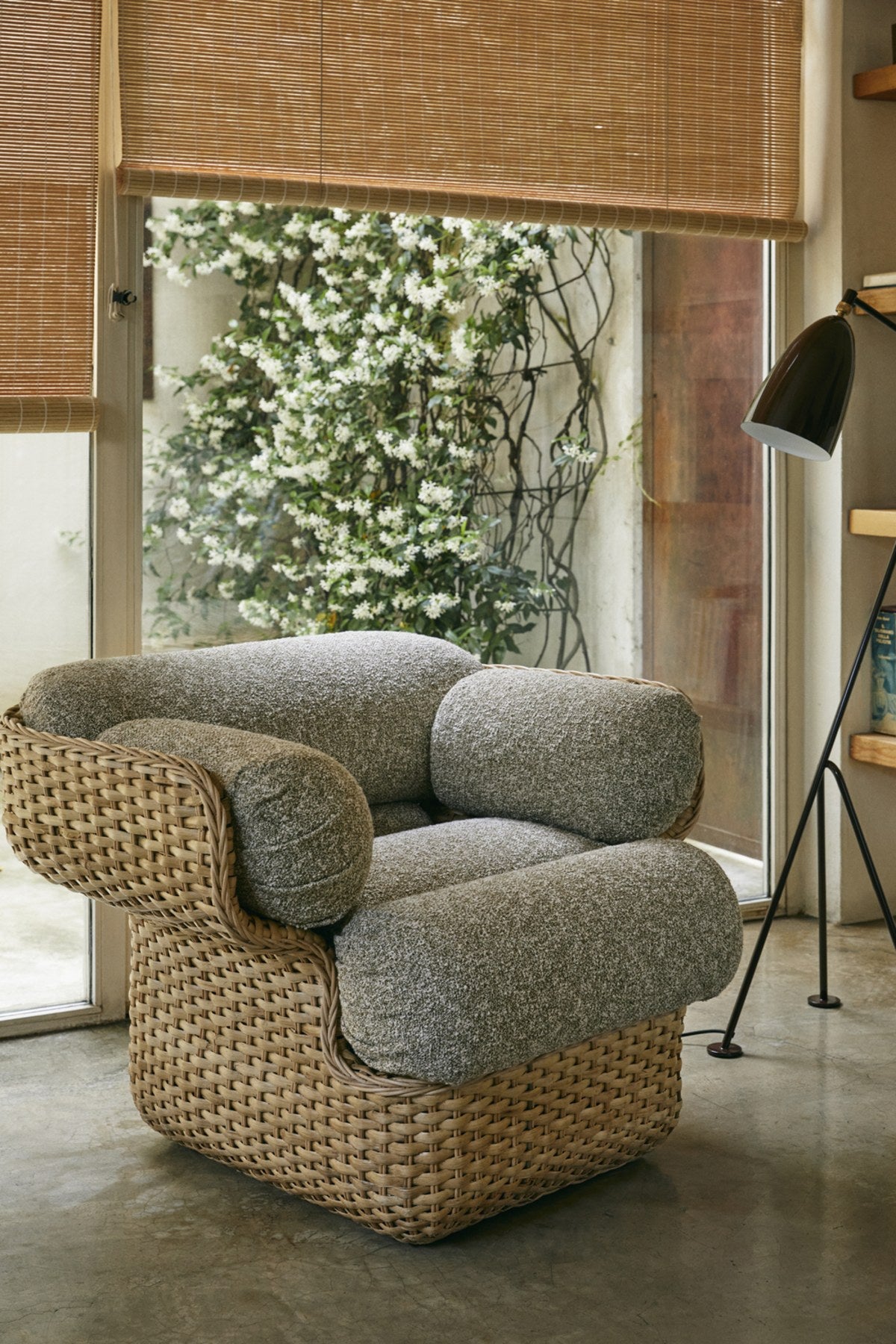 Gubi-Basket-Lounge-Chair-miljo-933665401724680