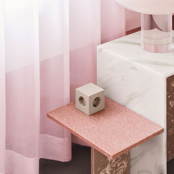 Avolt-Square-1-USB-C-Beige-Sand-Lifestyle