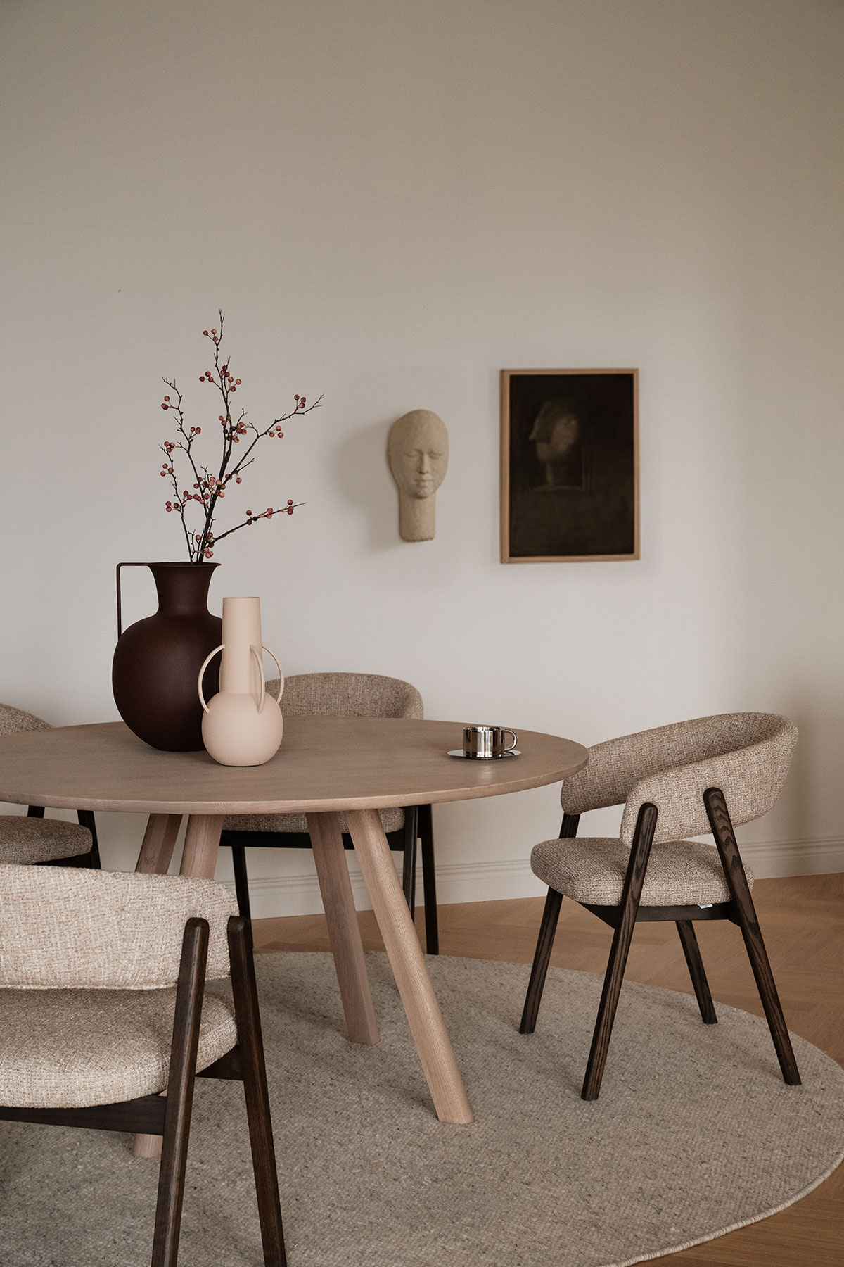 Rowico-Clapperton-Dining-Table-D140-Sand-Oak-Lifestyle.jpg Rowico-Clapperton-Dining-Table-D140-Sand-Oak-Lifestyle