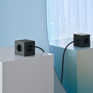 Avolt-Square-1-USB-C-Stockholm-Black-Lifestyle