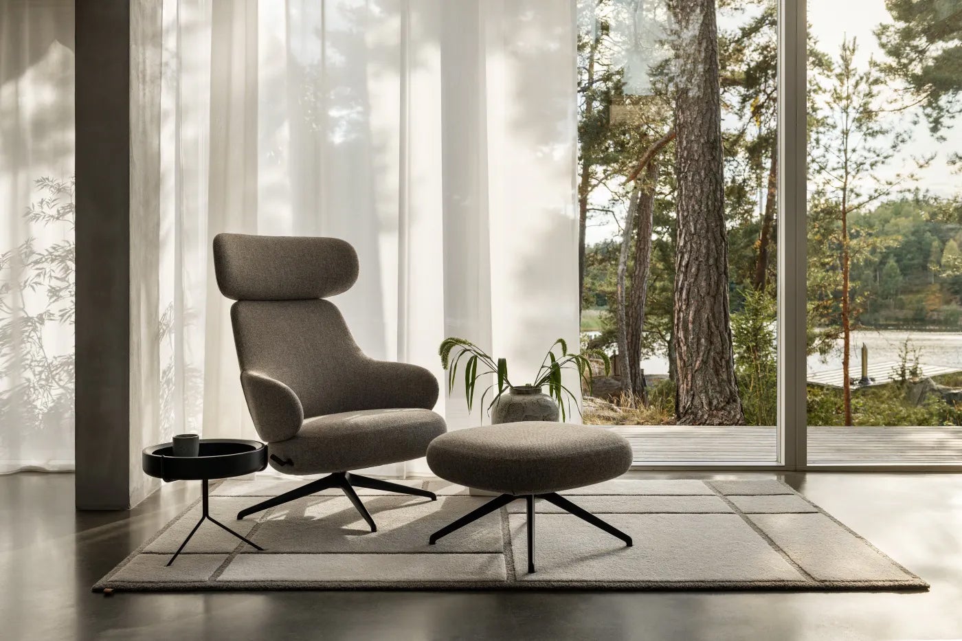 swedese-pillo-fatolj