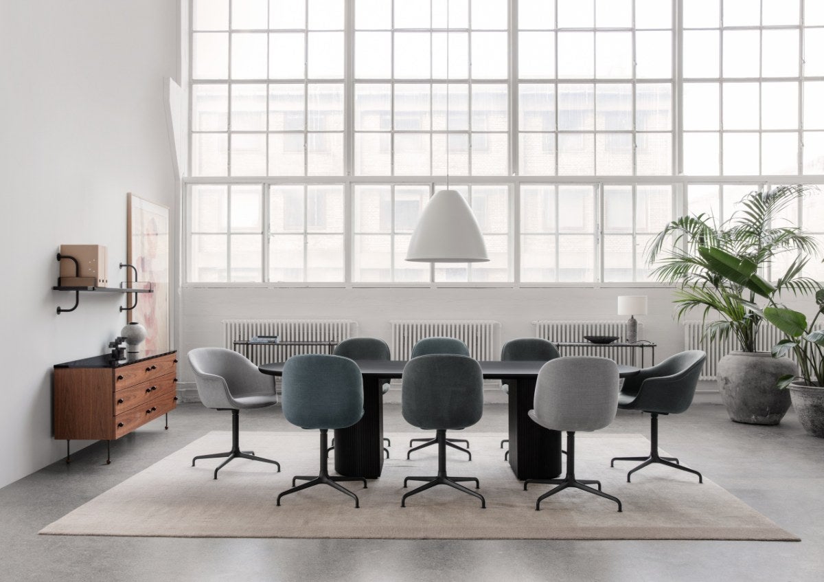 Gubi-Bat-Meeting-Chair-miljo-939132438819533