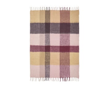 Ferm-Living-Blur-Mohairplad-Butter-Pale-Rose-1