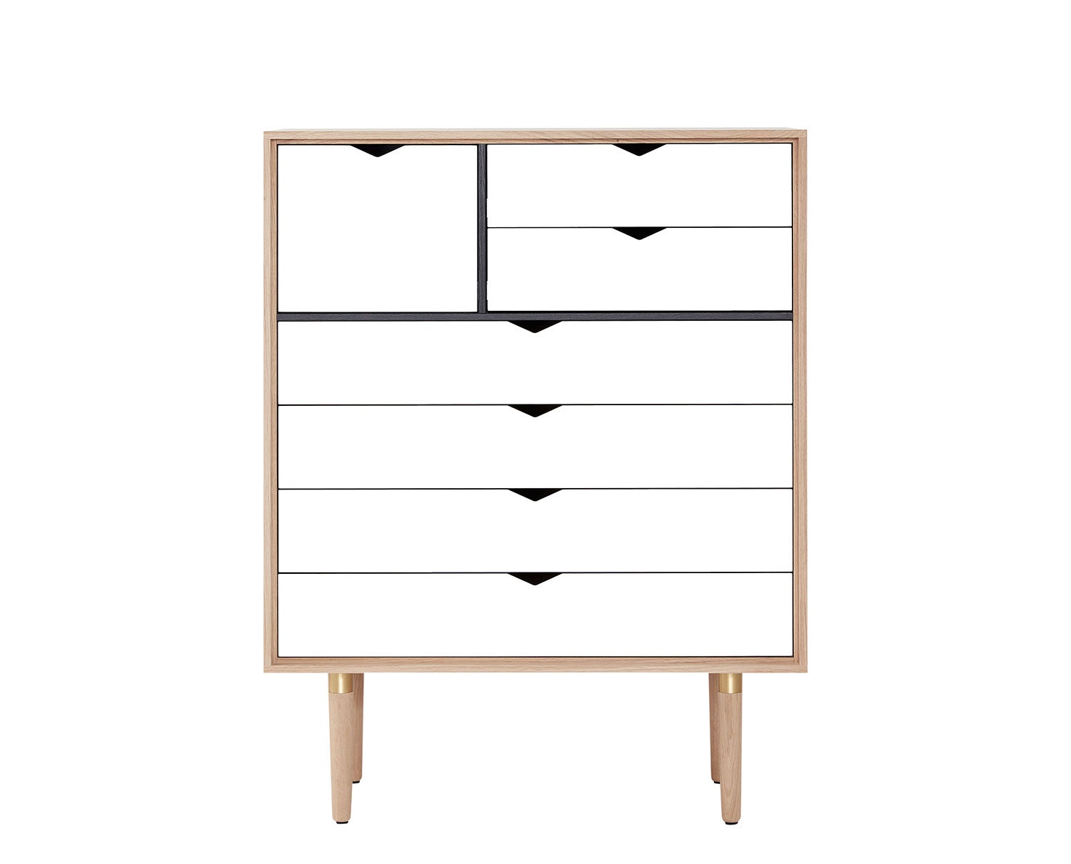 S8 byrå i såpad ek/ alpino laminat från Andersen Furniture