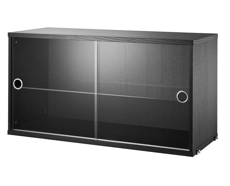 String Vitrinskåp 78x30 Svartbetsad Ask | String® | Tibergs Möbler