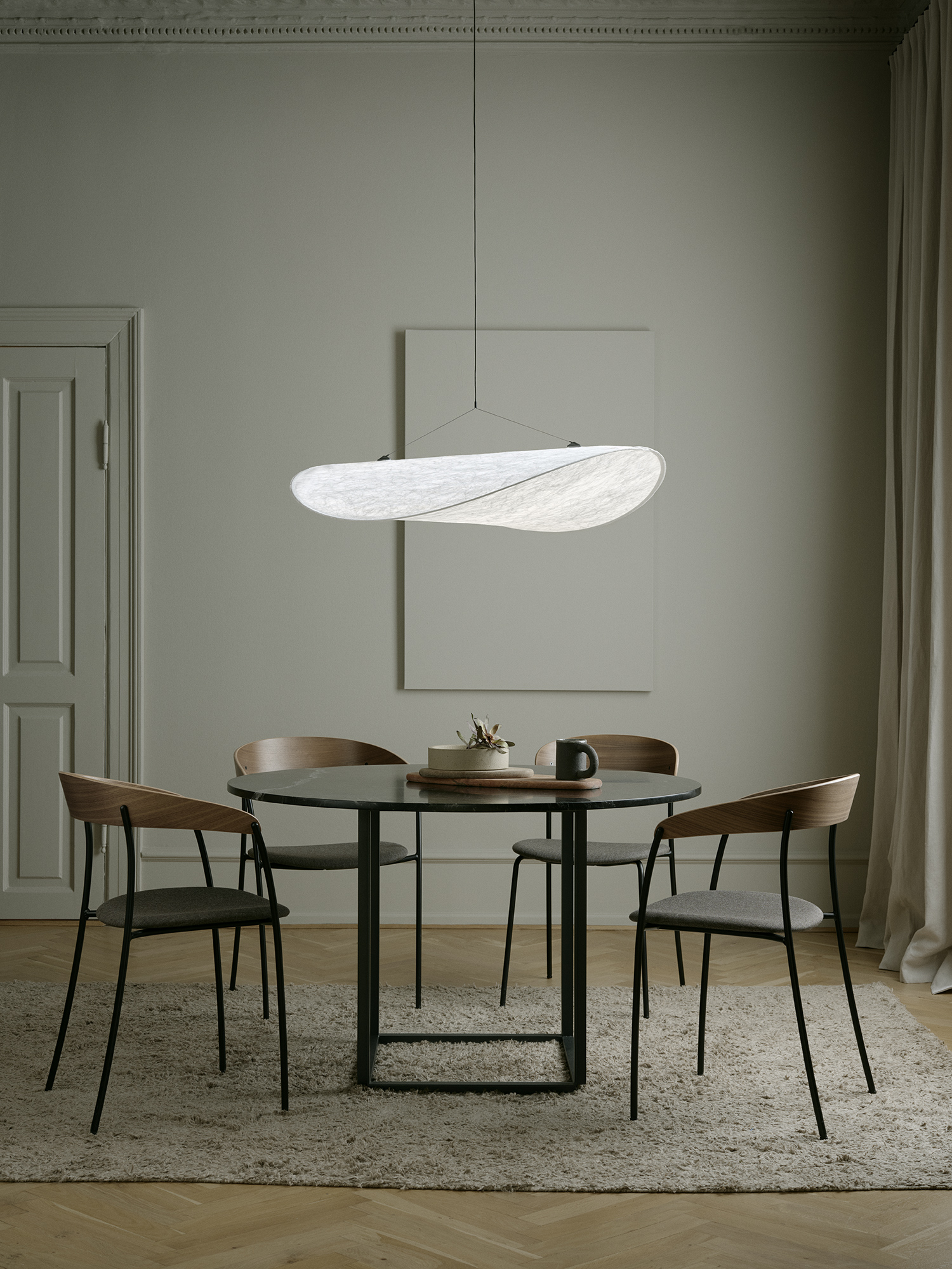 New-Works_Spring_2021_Florence-Table-_Ø120_Black-Marquina_Walnut_Tense-Pendant_Ø90.jpg